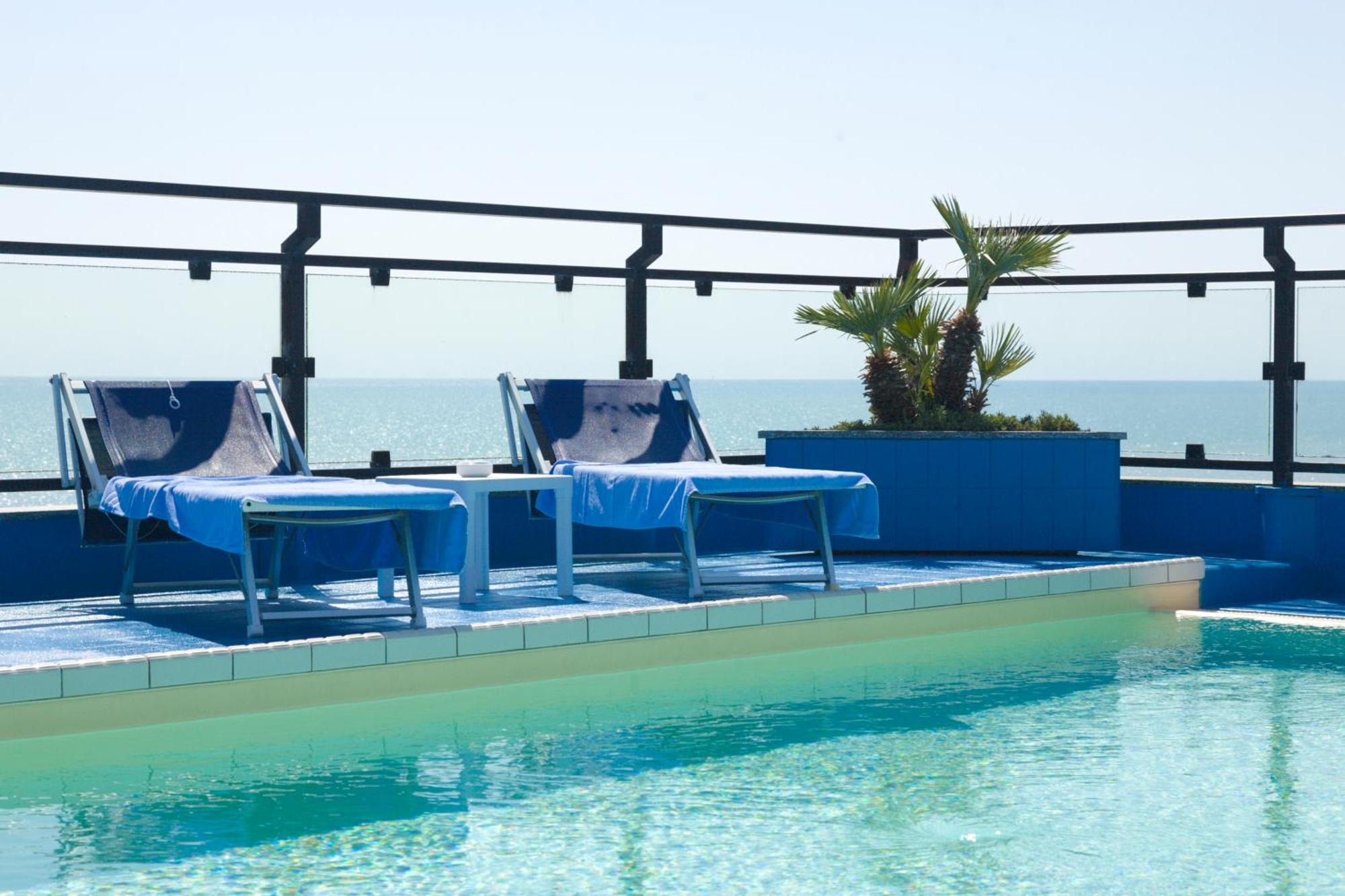 Hotel Royal Fermo Bagian luar foto