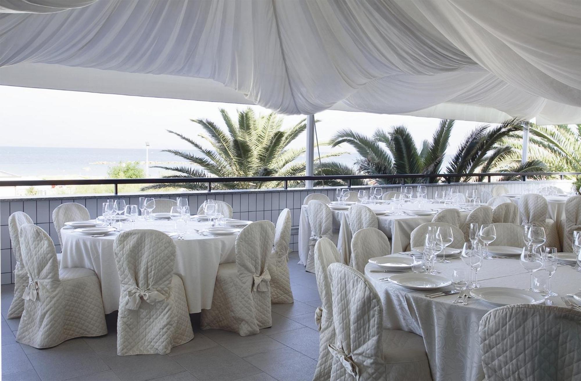 Hotel Royal Fermo Bagian luar foto