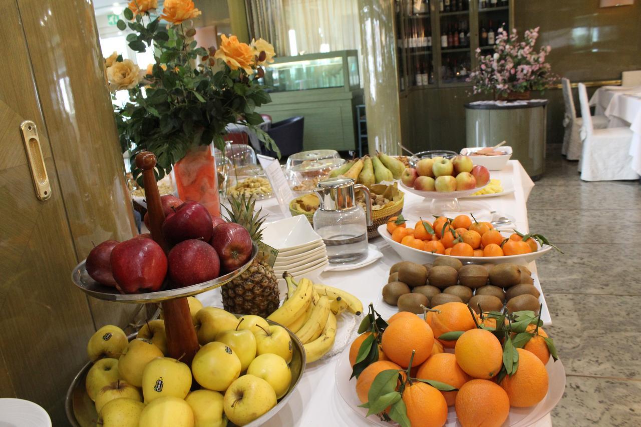 Hotel Royal Fermo Bagian luar foto