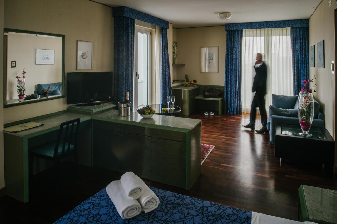Hotel Royal Fermo Bagian luar foto