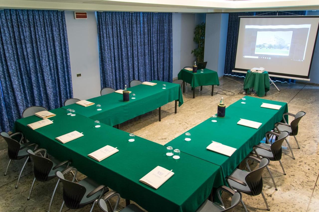 Hotel Royal Fermo Bagian luar foto
